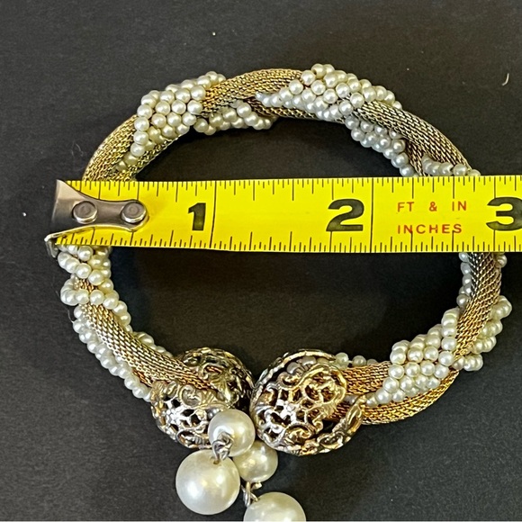 Vintage Memory Wire Wrap Bracelet Gold Tone White Bead Dangle Art Deco Victorian - Picture 7 of 8